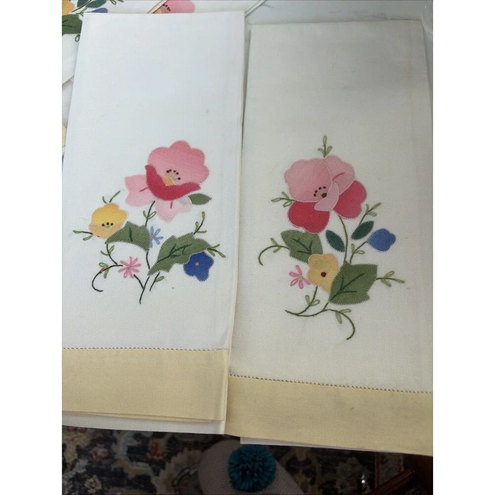 Lot of 6 Vintage Appliqued Flowers Pansy Embroidered Tea Towels